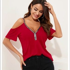 NWT Yoins cold shoulder top❤️
